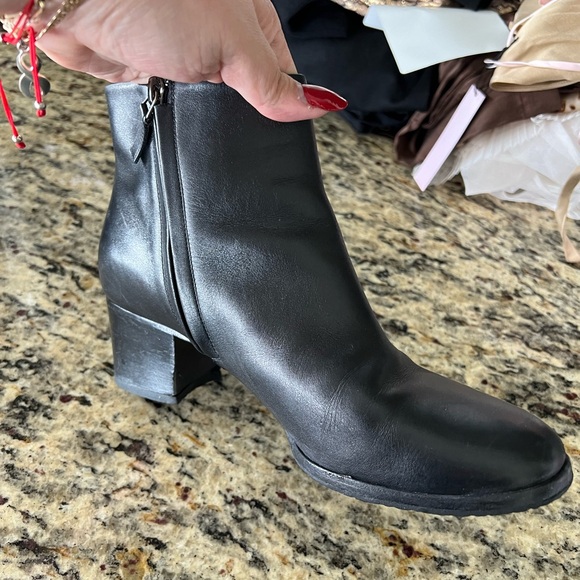 Chanel leather boots - Picture 11 of 16